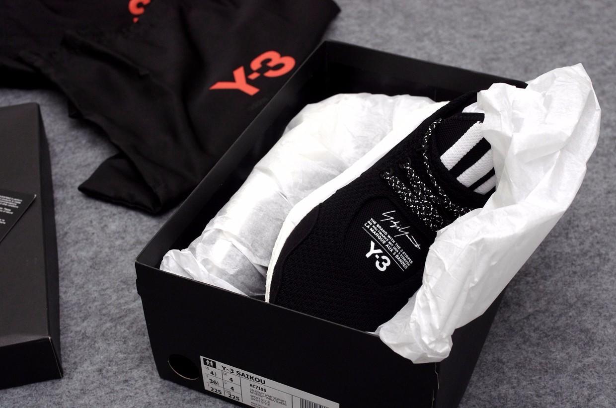 y3是什么牌子(y3为啥那么少人穿)