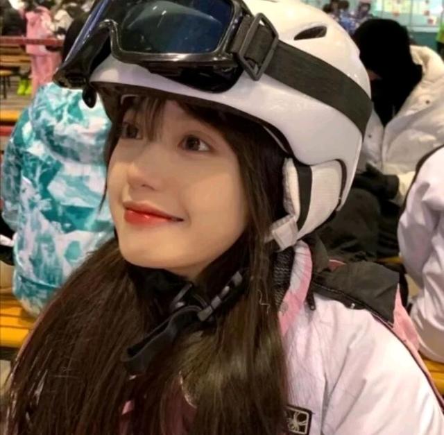 素颜霜到底是什么，素颜霜是什么玩意（有人夸赞有人拉踩的素颜霜到底好不好用）