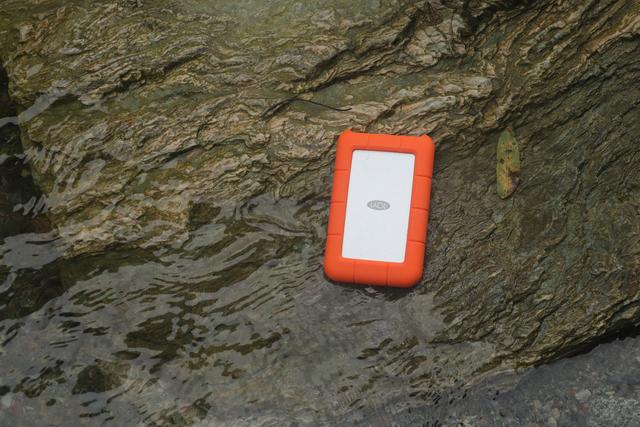 lacie移动硬盘为什么贵，lacie是什么牌子（户外爱好者的心头好）