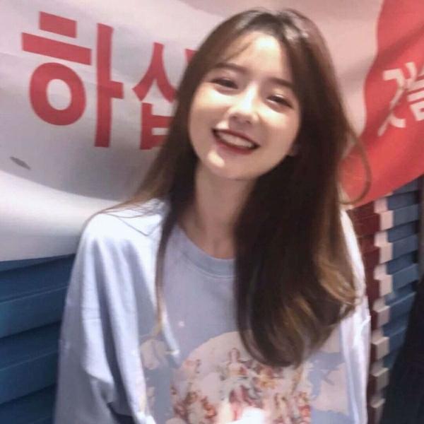 彩色头发妹妹可爱时尚，微信头像，彩色头发妹妹可爱时尚（看完图片我想染个彩虹头）