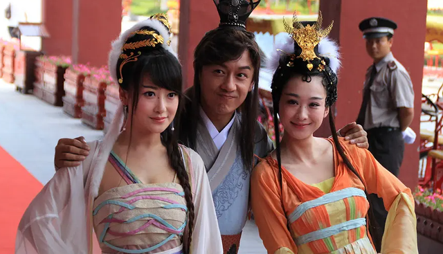 穆婷婷为什么退出娱乐圈，穆婷婷是明星吗（自嘲“不属于娱乐圈”的穆婷婷哪去了）