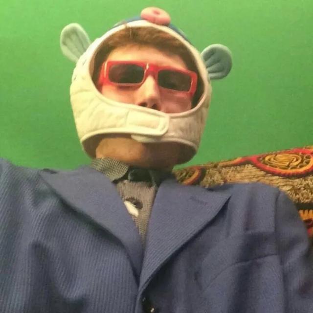 超级好看的白色头发男生头像微信，超级好看的白色头发男生头像（男生头像--眼前的黑不是黑）