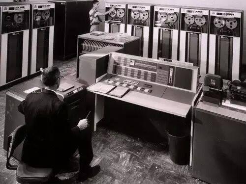 电脑是谁发明的，第一代电脑是谁发明的（计算机发明的核心人物）