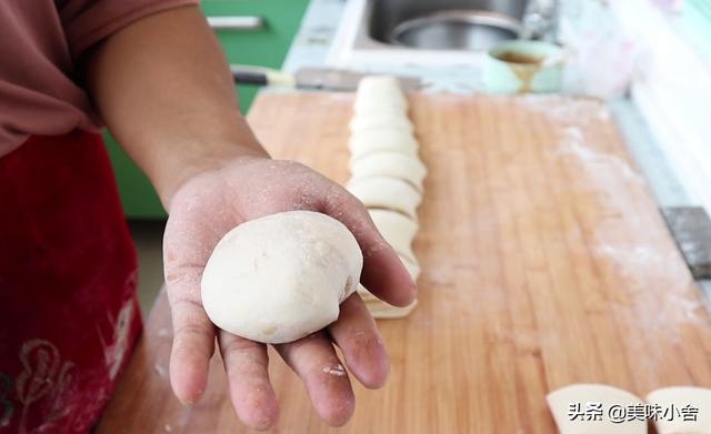 麻酱油酥怎么做，麻酱油酥怎么做视频（手把手教您在家做麻酱烧饼）