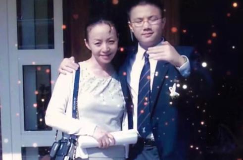 与宋丹丹离婚后，英达14年来对巴图不闻不问，是“渣”还是通透？