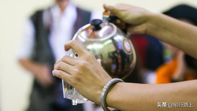 海南苦丁茶是什么茶，海南苦丁茶的功效与作用价格（当地老百姓生活中“物什”）