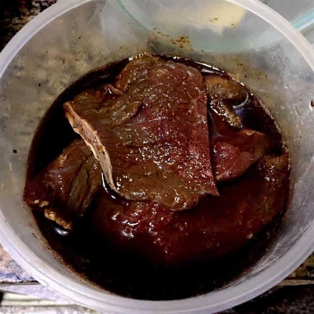 自制牛排怎么腌制才嫩，如何自家腌制牛排又鲜又嫩（多加一点“它”）