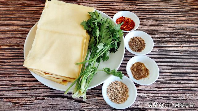 油淋幹豆腐的做法,蔥油幹豆腐做法(涼拌幹豆腐要不要提前焯水)