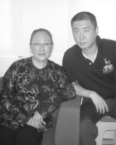 斯琴高娃的儿子，72岁斯琴高娃现状如何（70岁老戏骨斯琴高娃）