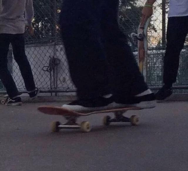 双向的奔赴才有意义.想见你  今日份朋友圈背景图，双向奔赴的相见才有意义（双向的奔赴才有意义）