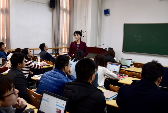 教授分几个级别，教授分几个级别吗（大学教授也有“金字塔”）