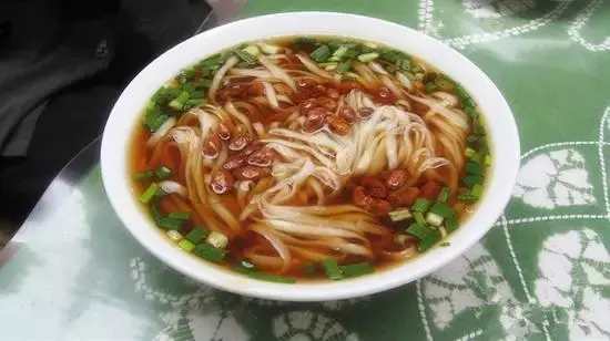 丽江古城特色小吃有什么，丽江古城有哪些好吃的小吃（丽江不可错过的10大特色小吃#云南旅游攻略#丽江旅游攻略）