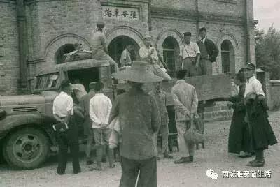 冷色系女头/快乐是个奢侈品，微信头像，冷色系女头/快乐是个奢侈品（雅安：一城梧桐伴流年）
