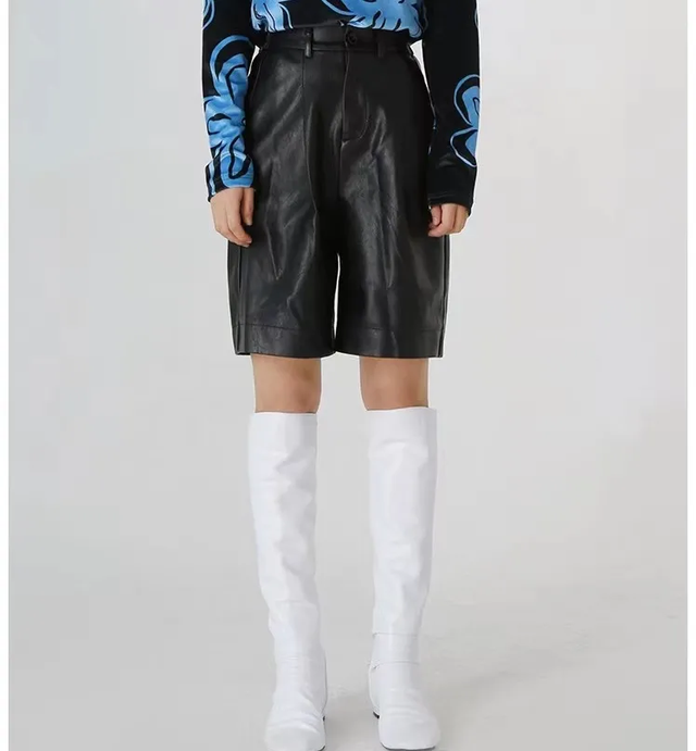 腿粗穿什么短裤，腿粗应该穿什么样的短裤（显瘦竟靠一条“大短裤”）