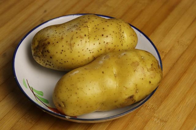 炒土豆丝怎么炒才好吃，土豆丝怎么炒才能又脆又好（大厨教你正确做法）