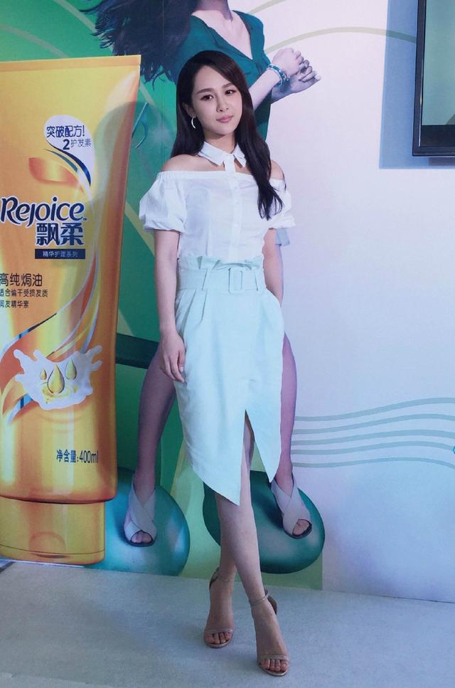 大家认识杨紫大多数是因为她出演《家有儿女》中的"夏雪"一角而被熟知