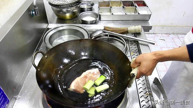 蒜苗炒肉片的最正宗做法，大厨炒的青蒜炒肉片