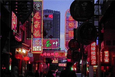 深圳十大夜市地摊在哪里，2022深圳热闹的夜市位置