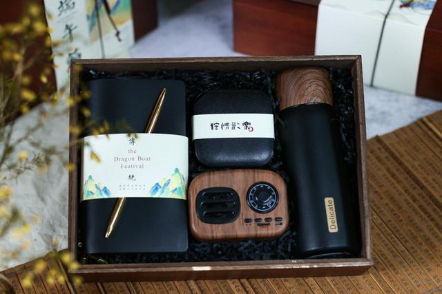 端午节给女朋友送什么礼物好，端午节送女朋友什么礼物（端午节送客户的礼品推荐）