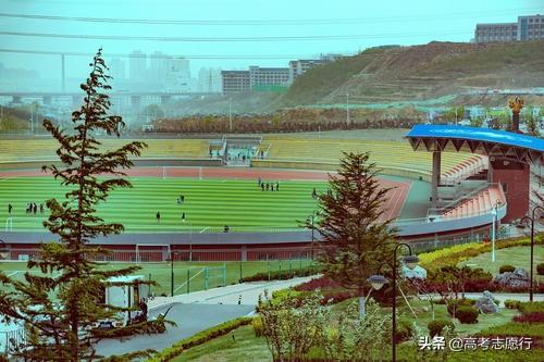 大连财经学院地址，2021级大连财经学院新生开学时间和入学指南及入学军训考试（适合二本分数较低的高考生参考）