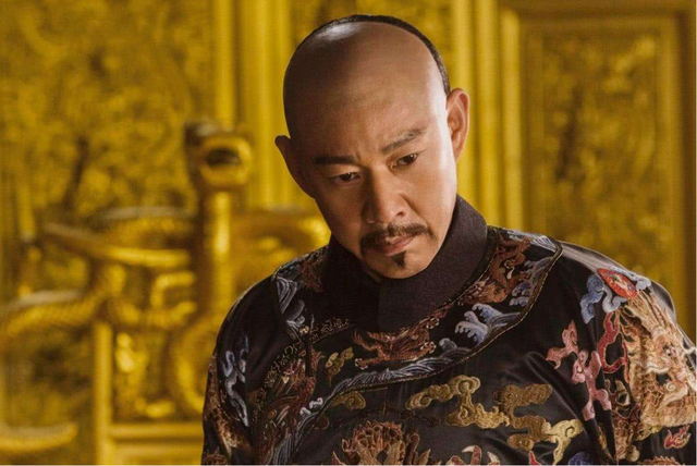 乾隆有17个儿子，为何要把皇位传给嘉庆？学者：实属无奈之举