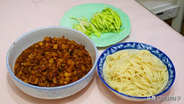 土豆面条的做法，家常土豆汤面好吃又简单窍门（土豆和面条一起做）