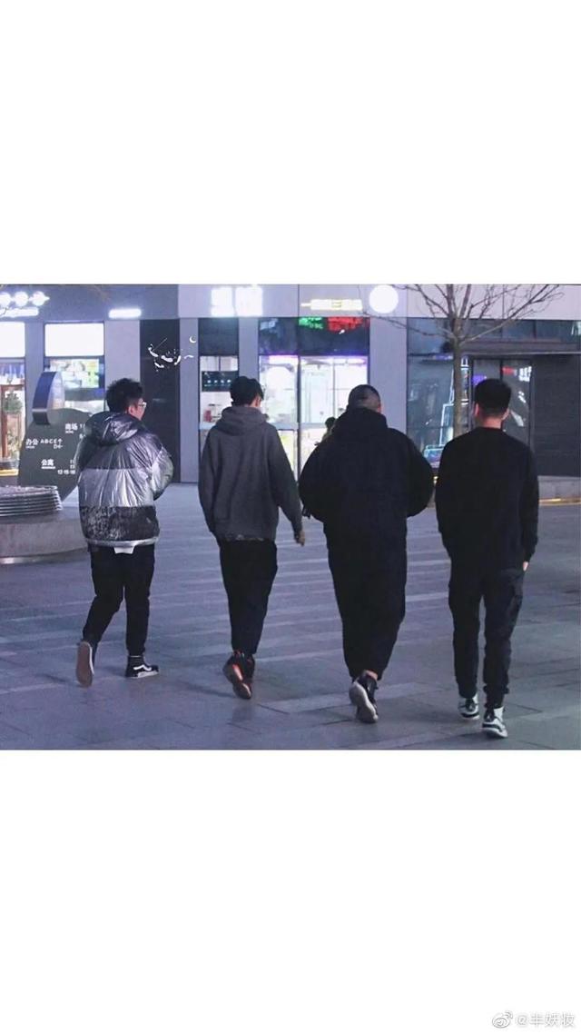 孟鹤堂，微信头像，孟鹤堂（老秦、李鹤东、张九南、孟鹤堂）