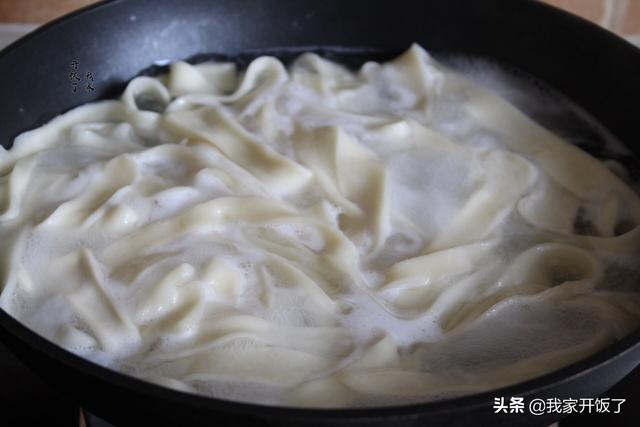 宽面条怎么做好吃，怎样做出好吃的宽面（跟黄磊学做大碗宽面）