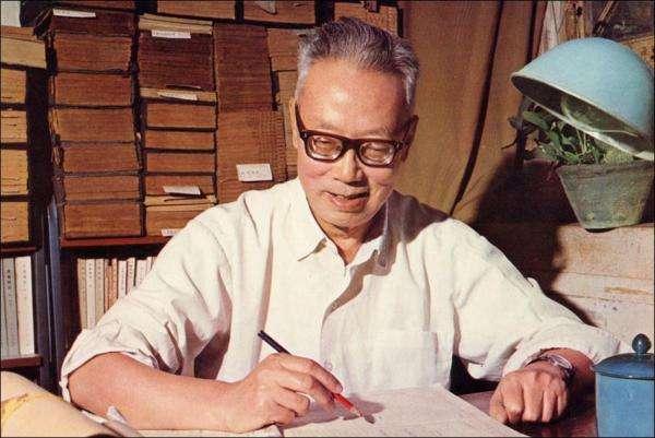 贾平凹的凹为什么读wa，贾平凹的凹为什么读wa（还有这些文化名人的姓名）