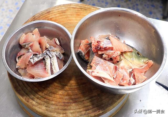 鱼肉火锅的做法，鱼肉火锅怎么做好吃又简单（厨师长分享火锅鱼的做法和技巧）