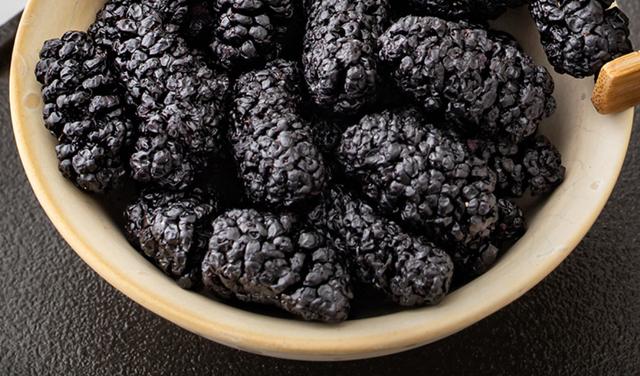 黑色的水果有哪些，常见的黑色的水果有哪些（谁说水果以稀为贵）