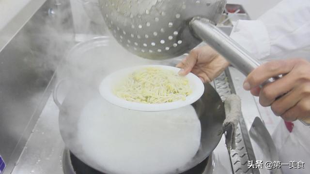 热干面怎么吃，速食热干面怎么吃（详细教程和配料都告诉你）