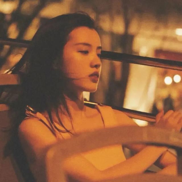 复古耐看的真人小众头像，优质复古女头，真人复古头像