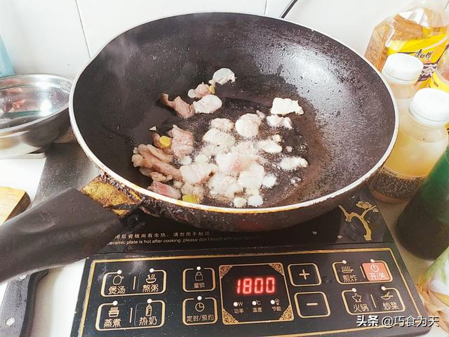 干黄花菜怎么吃，干黄花菜怎么吃法（干黄花菜泡好直接炒就错了）