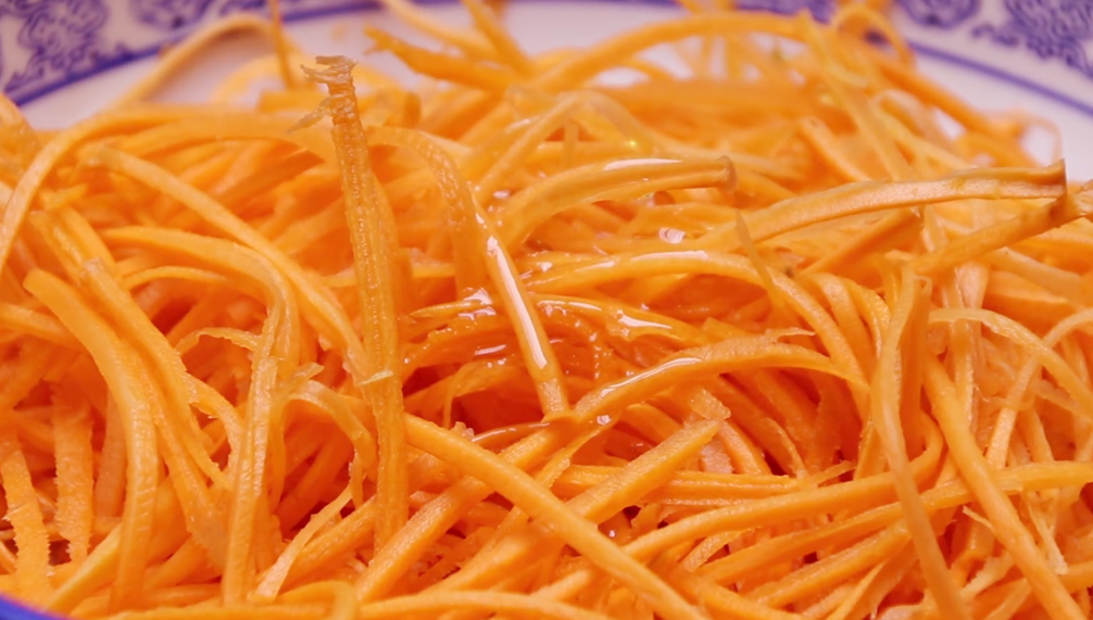 图片[2]-【蒸胡萝卜丝】做法步骤图 软糯香甜 越吃眼睛越亮-起舞食谱网