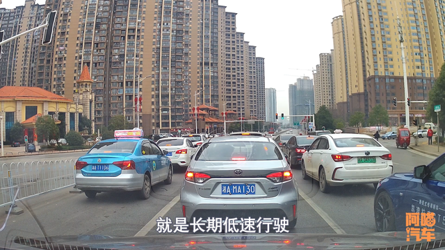 变速箱油多久换一次，汽车变速箱油多久换一次（变速箱油更换标准按时间还是里程）