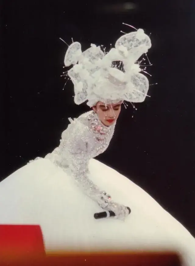 陈慧娴老公是谁，陈慧娴老公是谁（55岁的一代歌后陈慧娴）