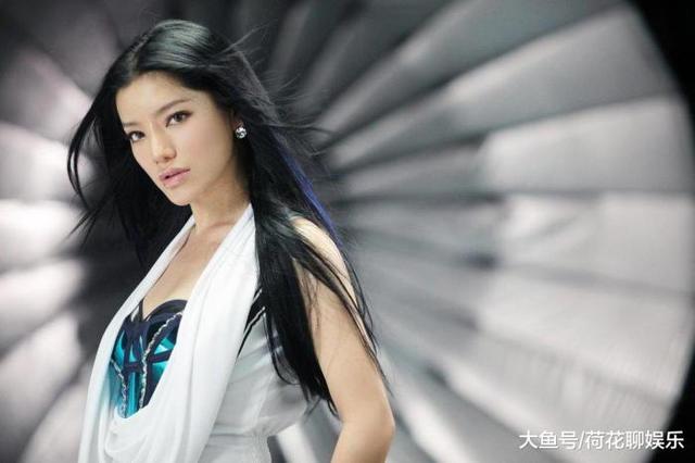 百变大咖秀江映蓉，百变大咖秀江映蓉李斯丹妮（江映蓉海边拍摄MV遇险）