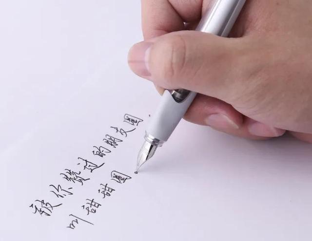 钢笔怎么换墨囊，学生钢笔怎么换墨囊（Cartridges墨囊篇）