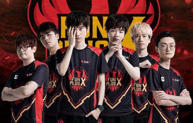 周杰伦英雄联盟战队比赛，FPX撞车周杰伦战队