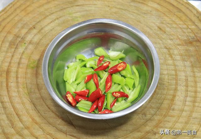 炒虾仁怎么炒好吃，冬瓜炒虾仁怎么炒好吃（厨师长做虾仁炒鸡蛋）