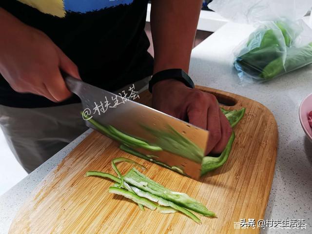 青椒肉丝有什么特殊含义，青椒肉丝的主要特征（解读不一样的青椒肉丝）