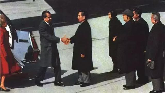 尼克松访华时间，尼克松访华三次是哪三年（毛主席一句话令全场佩服）