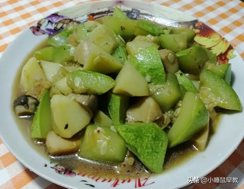 荀瓜怎么炒好吃，怎样素炒荀瓜（却做出鲜香美味超好吃的下饭菜）