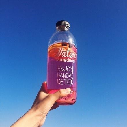 一个被爱情伤过的男人句子，被感情伤得很深的男人的句子（一个人被爱情伤透了的说说）