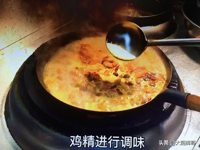 地锅炖柴鸡的做法，地锅炖柴鸡的做法视频（大厨分享专业的做法）