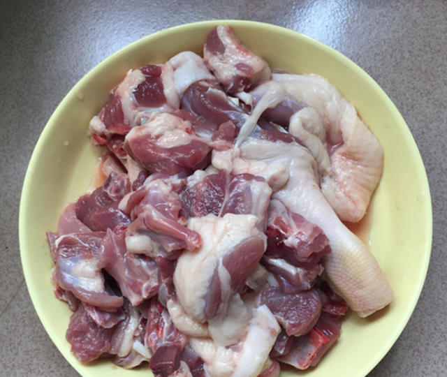 广东三杯鸭的做法,三杯鸭的正宗做法步骤(味道却是杠杠的)