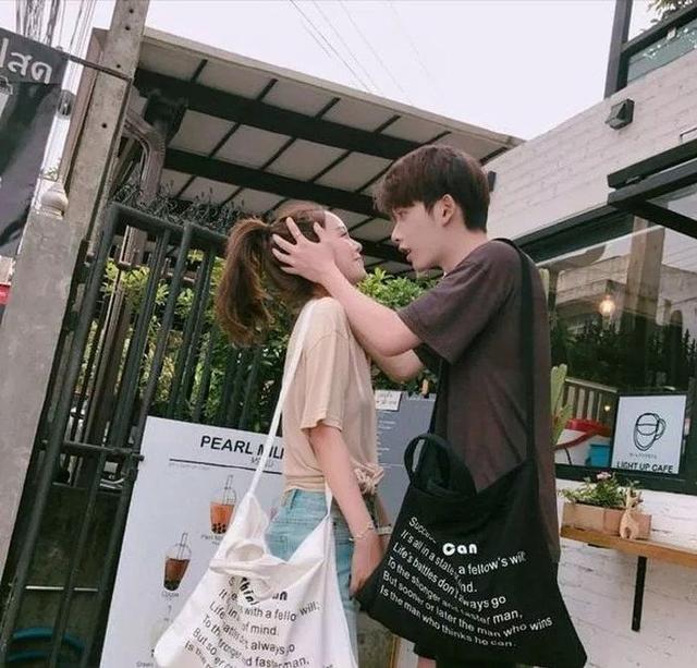 我会永远陪着你，我会永远陪着你一起品尝生活的滋味，微信头像（但好在一直都有你陪着我）