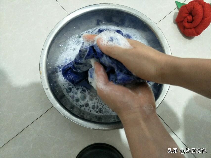 桑蚕丝衣服怎么洗，怎样清洗桑蚕丝衣服（不起皱还带有淡淡清香味）