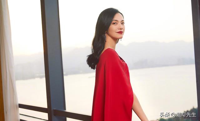 高级氛围感女生头像，新年氛围感女头微信（高级）微信（试试范冰冰姚晨都爱的“富家女头”）